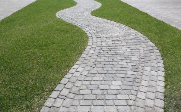 Cost of Walkway Paving in Pasco