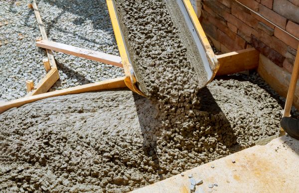 Cement Walkway Pouring in Pasco
